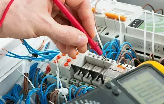 Professional electrician in Wood Green